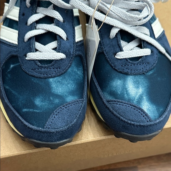 Adidas Men's Trx Vintage Sneakers - Picture 6 of 9